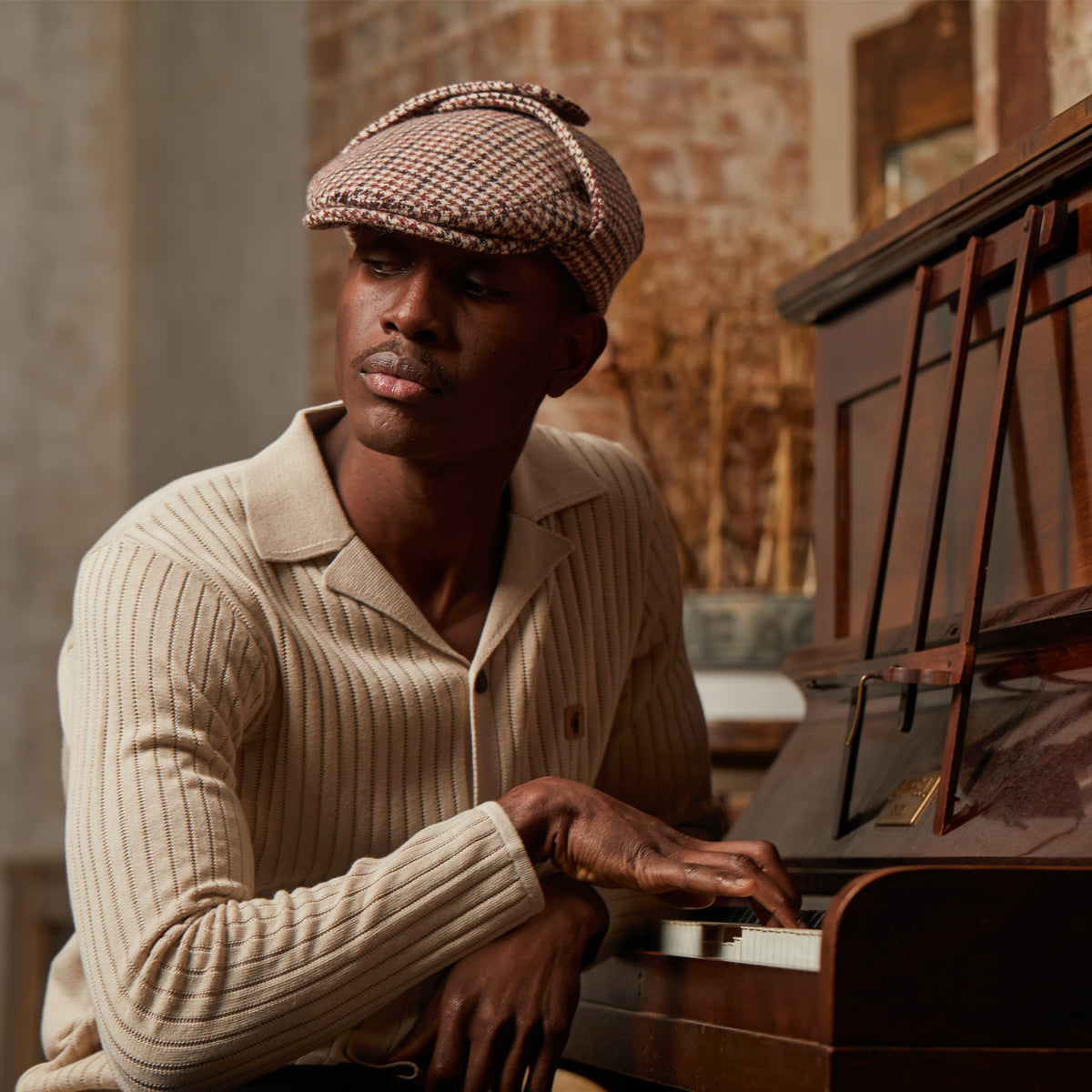LOGAN tweed virgin wool cap with earflaps, Made in Italy cap - Beige